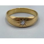 18ct gold Gypsy style ring. Size Q 3.9g