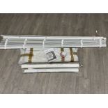 2 white Venetian blinds and 2 white roller blinds