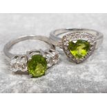 2 silver 925 dress rings with czs and lime green centre stones, 8g gross