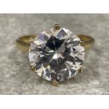 9ct gold large solitaire CZ ring. 4.6g size M1/2