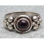 Silver and garnet ring size N, 4.1g gross