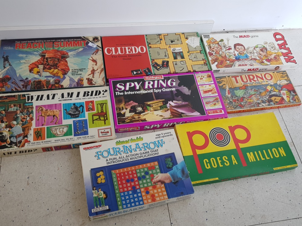 8 boxed vintage board games includes reach for the summit, Turno, the mad game, early version of the