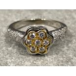 Ladies 18ct white gold Diamond cluster ring. Size N 5.27g