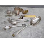 Silver 925 pill box 10.6g together with a large venetian silver spoon, 2 x thimbles and