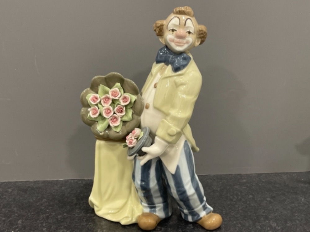 Nadal Clown with flowers