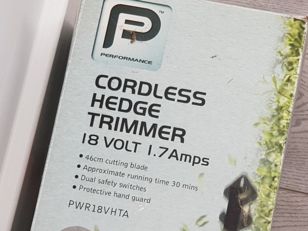 Performance Cordless Hedge Trimmer, boxed - Image 3 of 3