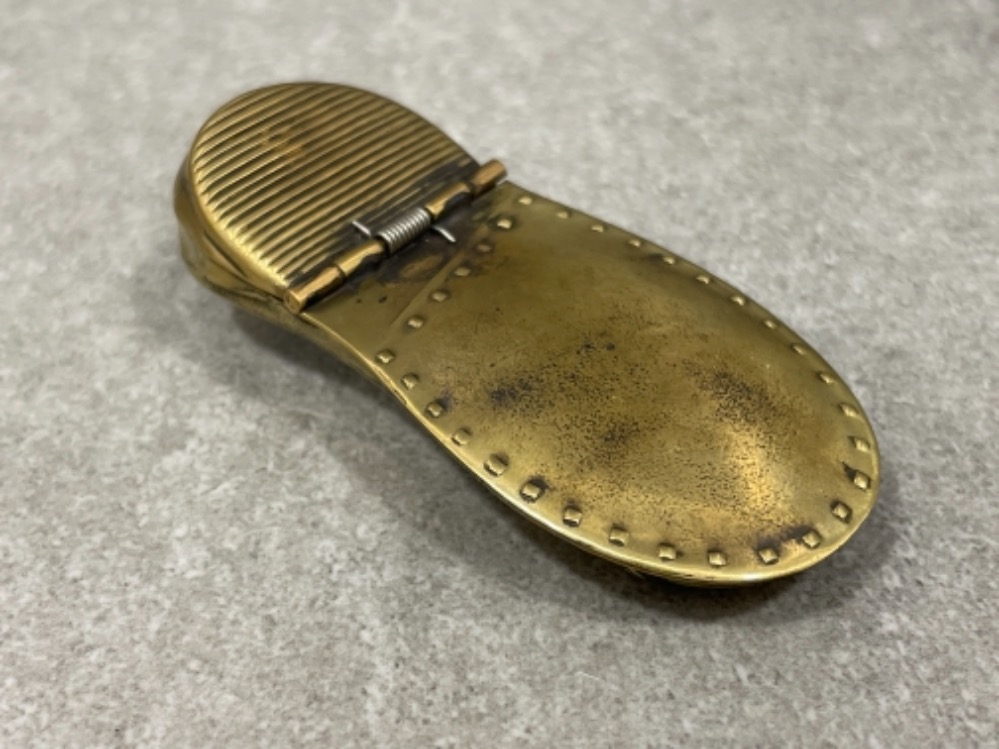 Brass vesta in the form of a shoe 75mm - Image 2 of 2