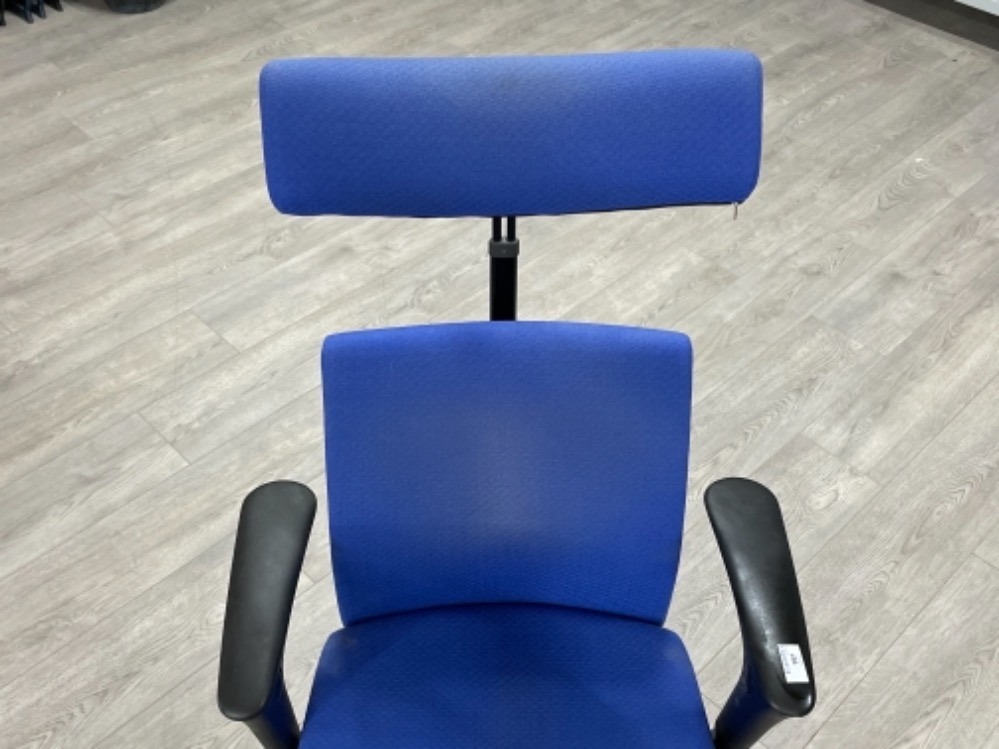 Blue office ergonomic chair with head rest - Image 2 of 2