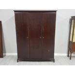 Stag minstrel triple door wardrobe, 144x192cm