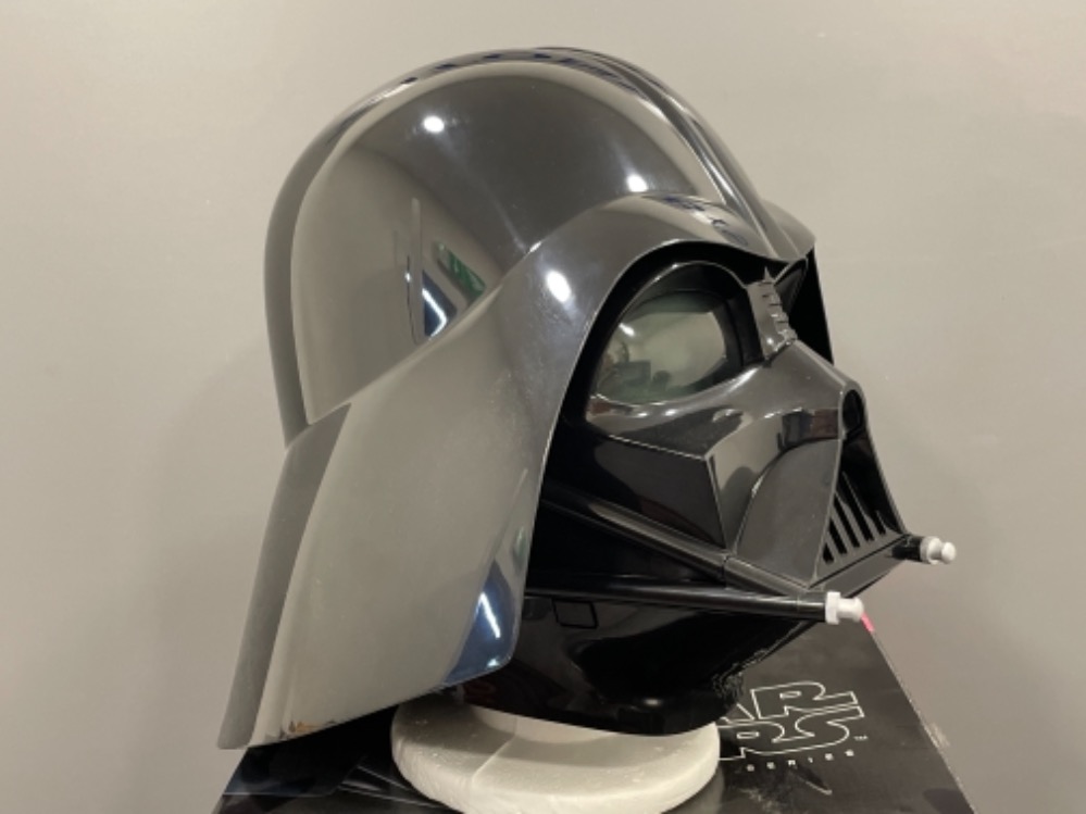 Star Wars The black series Darth Vader full size helmet in original box - Bild 3 aus 3