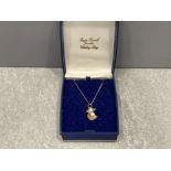 9ct gold twin cultured pearl set pendant and chain