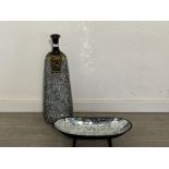 Large modern decorative vase and mirrored centre bowl