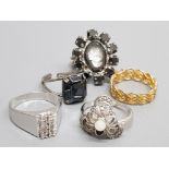 Collection of five assorted dress rings