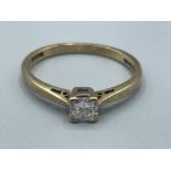 Ladies 9ct gold diamond ring. Featuring a princess cut diamond approx .25ct size N 1.59g