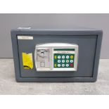 Small underbench digital and manual metal safe with key, S.A.S