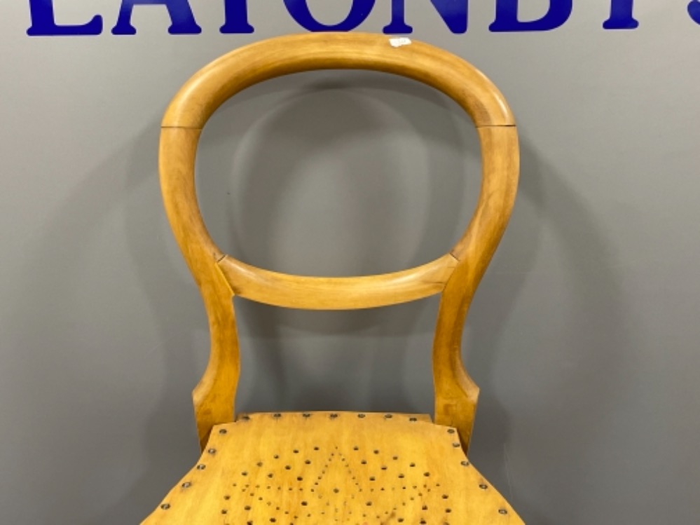 Oak balloon back chair. - Bild 2 aus 4