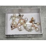 5 pairs of costume jewellery pearl earrings