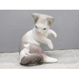 Lladro figure 5236 cat and mouse