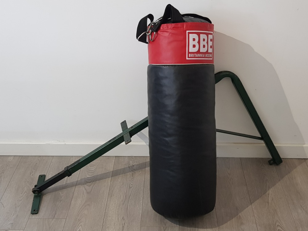 BBE Britannia Boxing punch bag and metal wall bracket