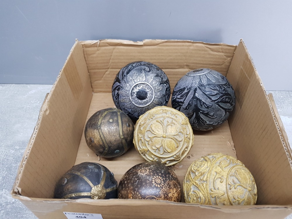 Various decorative balls and carpet bowles in wood pottery etc. - Image 3 of 3