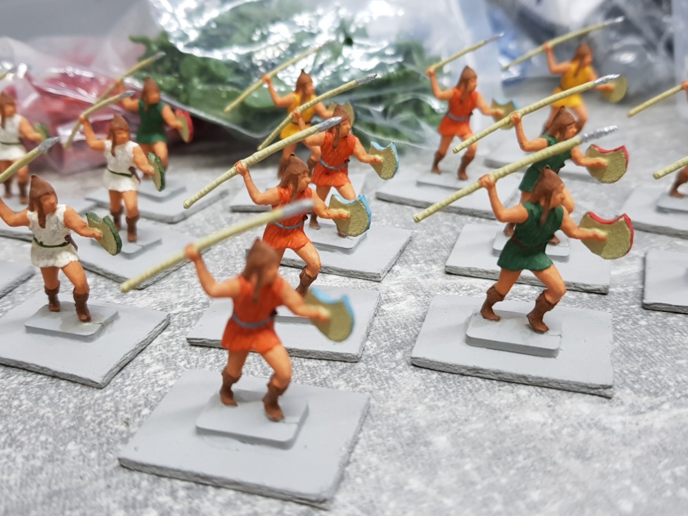 Job lot of plastic military and medieval minatures also includes wargame spear throwers and minature - Bild 3 aus 3