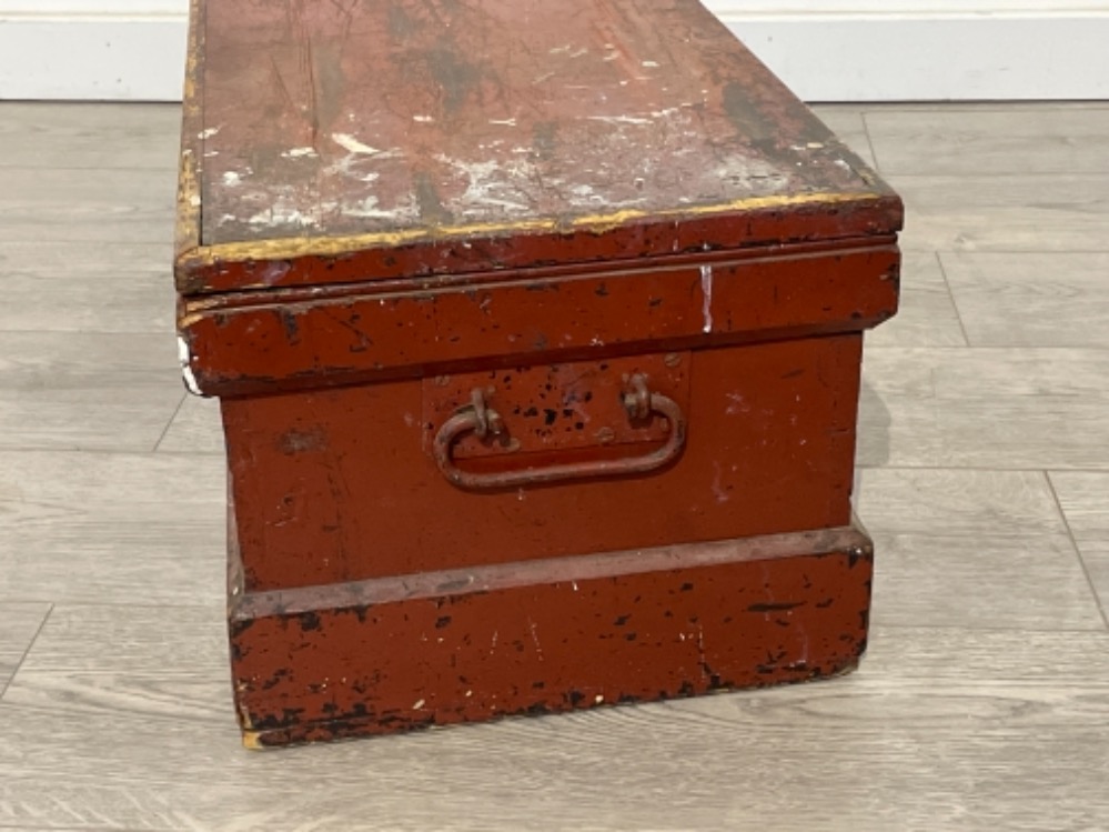 Vintage chest (88cm x 36cm x 35cms) - Image 3 of 3