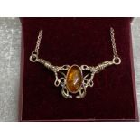 Silver and amber necklace, 7.6g gross