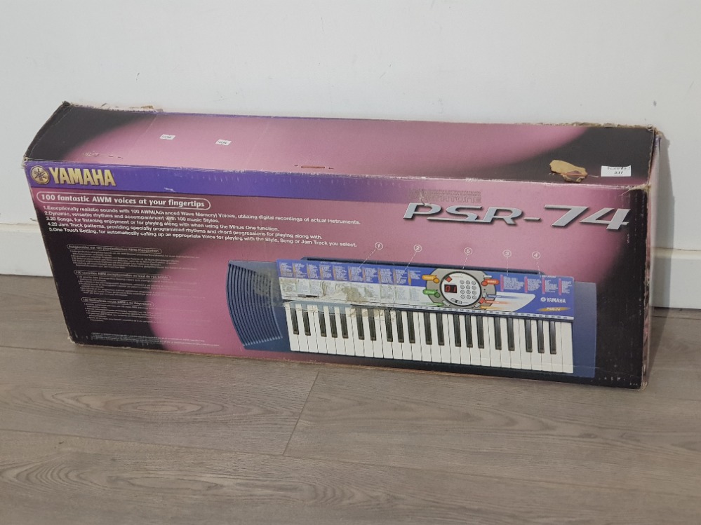 Yamaha PSR-74 electric keyboard with box