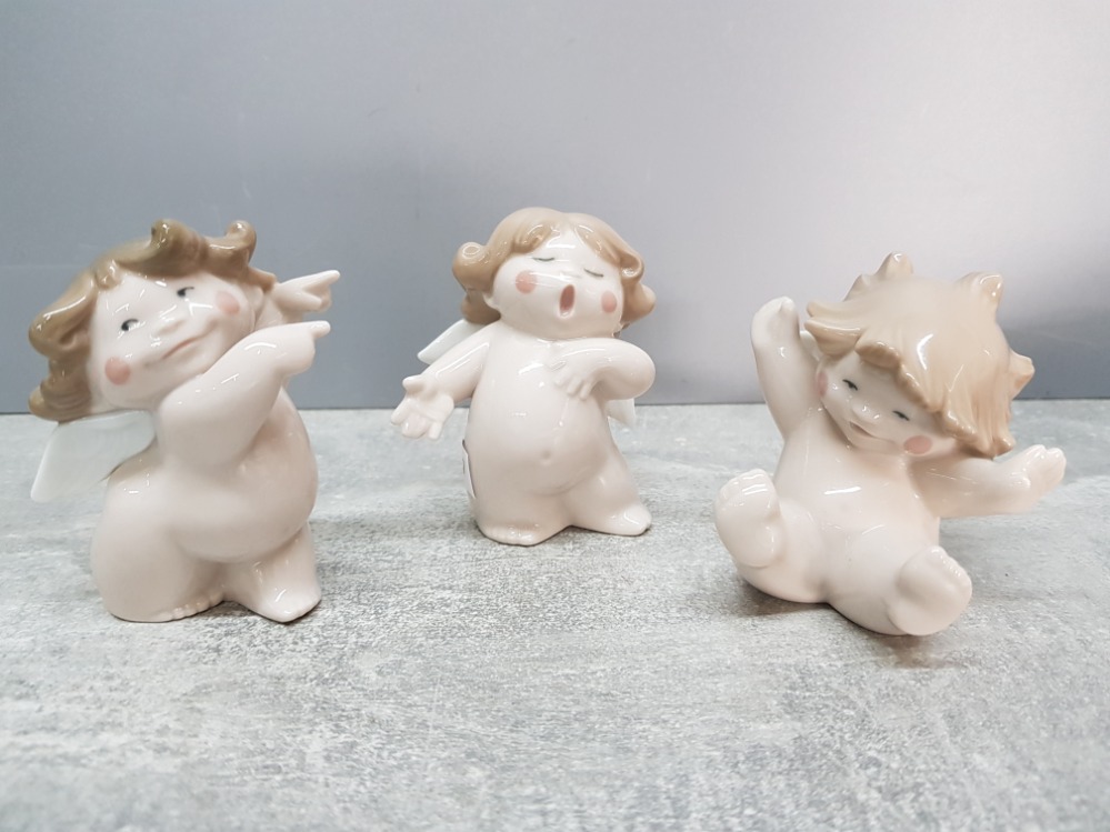 The Nao cherubs in different poses.