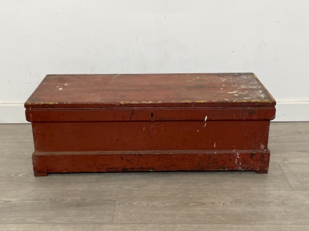 Vintage chest (88cm x 36cm x 35cms)