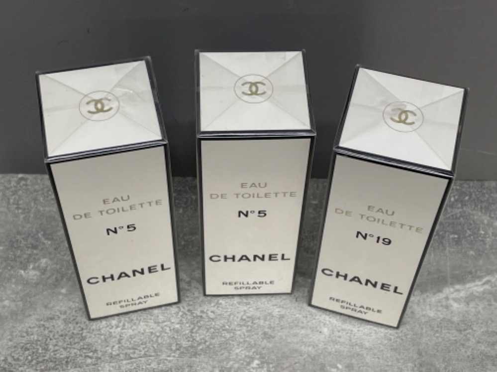 A selection of Chanel Eau De Toilette including 2 No5 and a No19 - Image 2 of 2