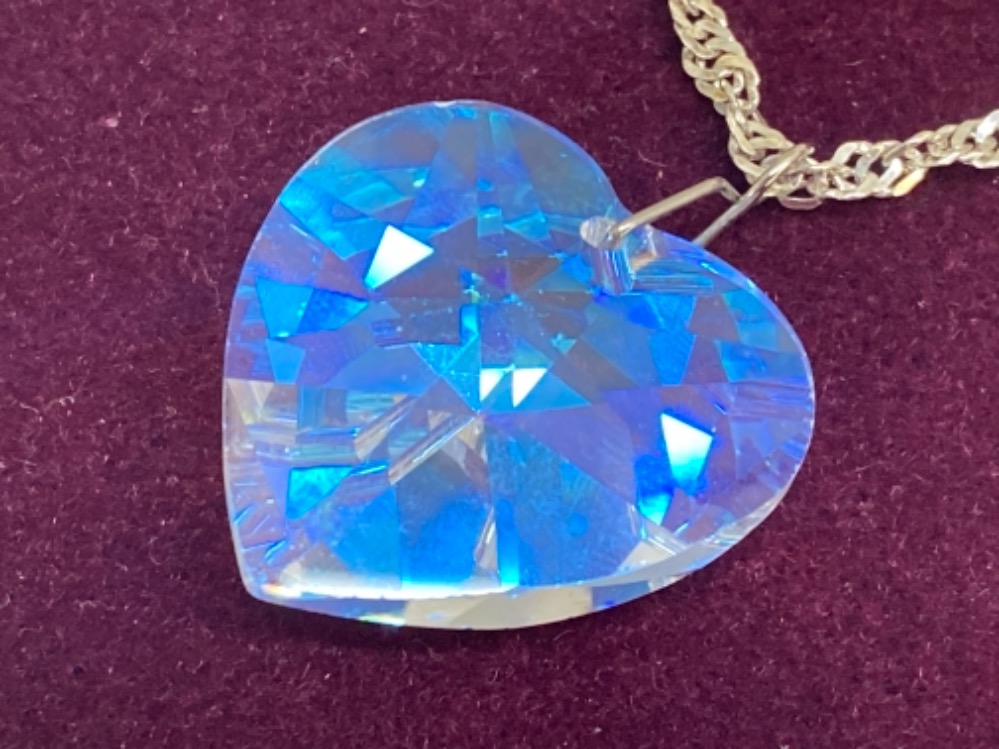 Crystal heart shaped pendant on stylish silver chain, boxed - Image 2 of 3