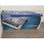 Yamaha PSR 450 electric keyboard with lead and box