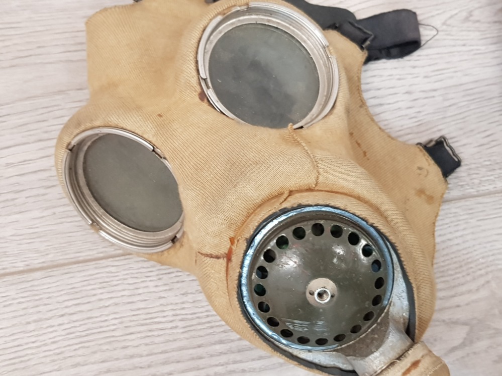 British WW2 gas mask - Image 2 of 2