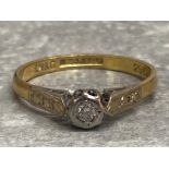 18ct yellow gold and platinum solitaire diamond ring, 2.31g