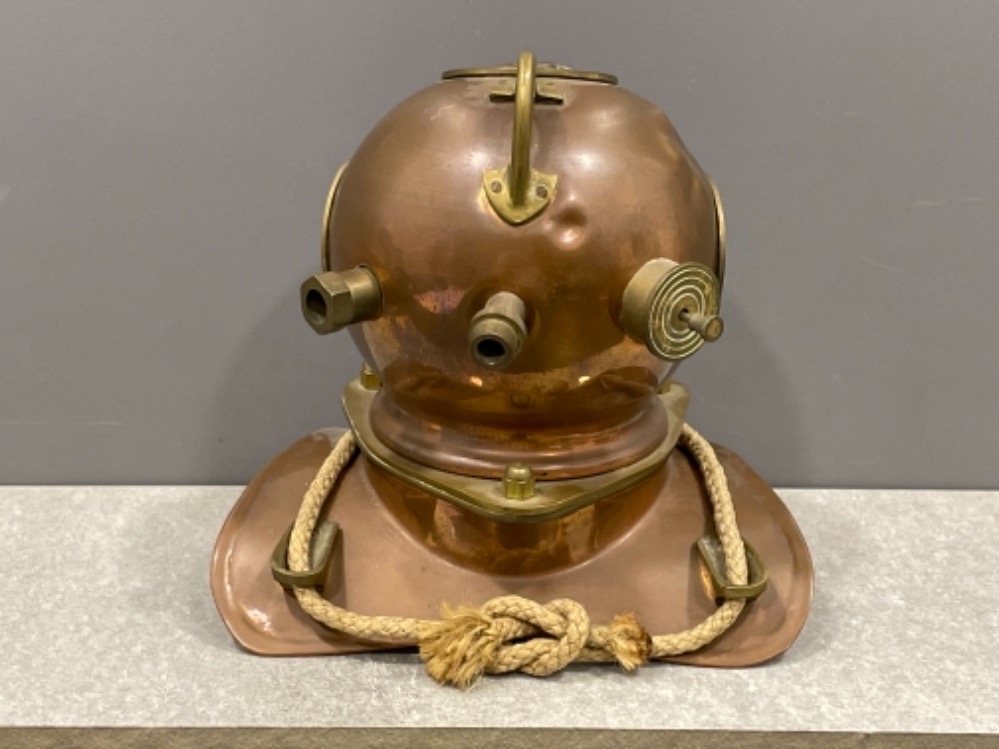 Copper and brass divers helmet (desktop) - Image 3 of 3