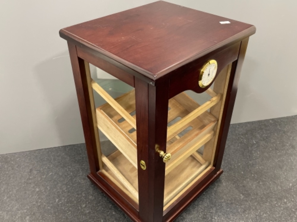 Beautiful Humidor. Well presented - Image 2 of 4