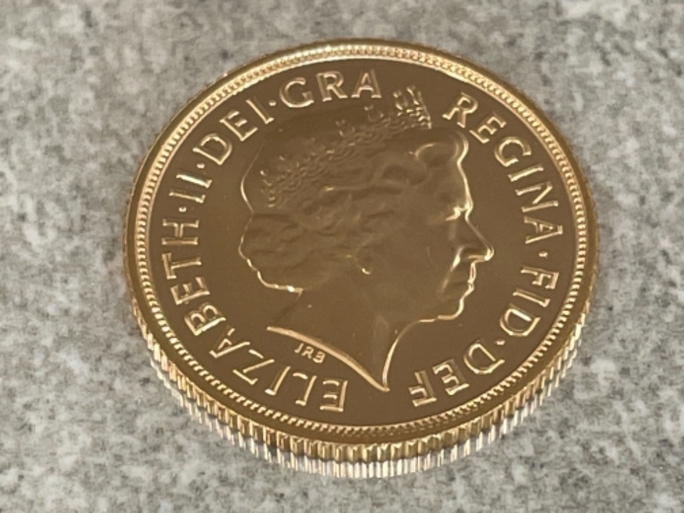 22ct gold 2014 full sovereign coin unc - Image 2 of 2