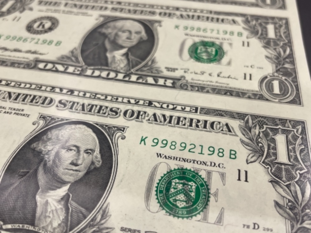 Banknotes - USA 1 dollar bills uncut strip of 3 - Image 2 of 2