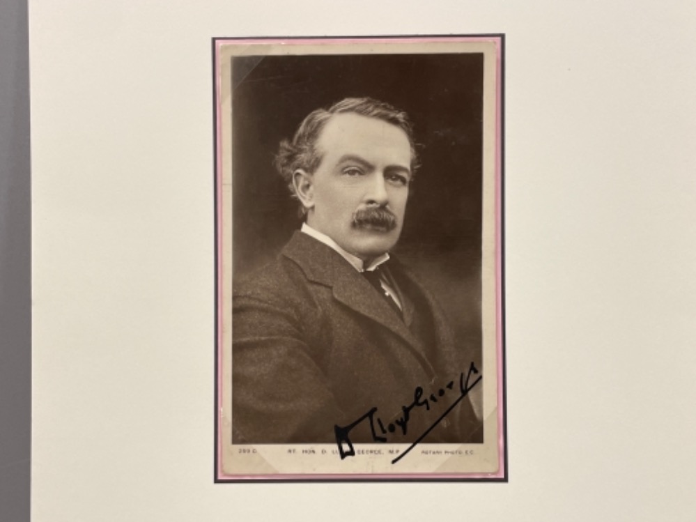 Autograph - David Lloyd George (1863-1945) Prime Minister signed postcard - Image 2 of 4