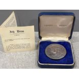 Medallion 1969 investiture of the Princes of Wales, fine silver cased proof medal. Number 885 of