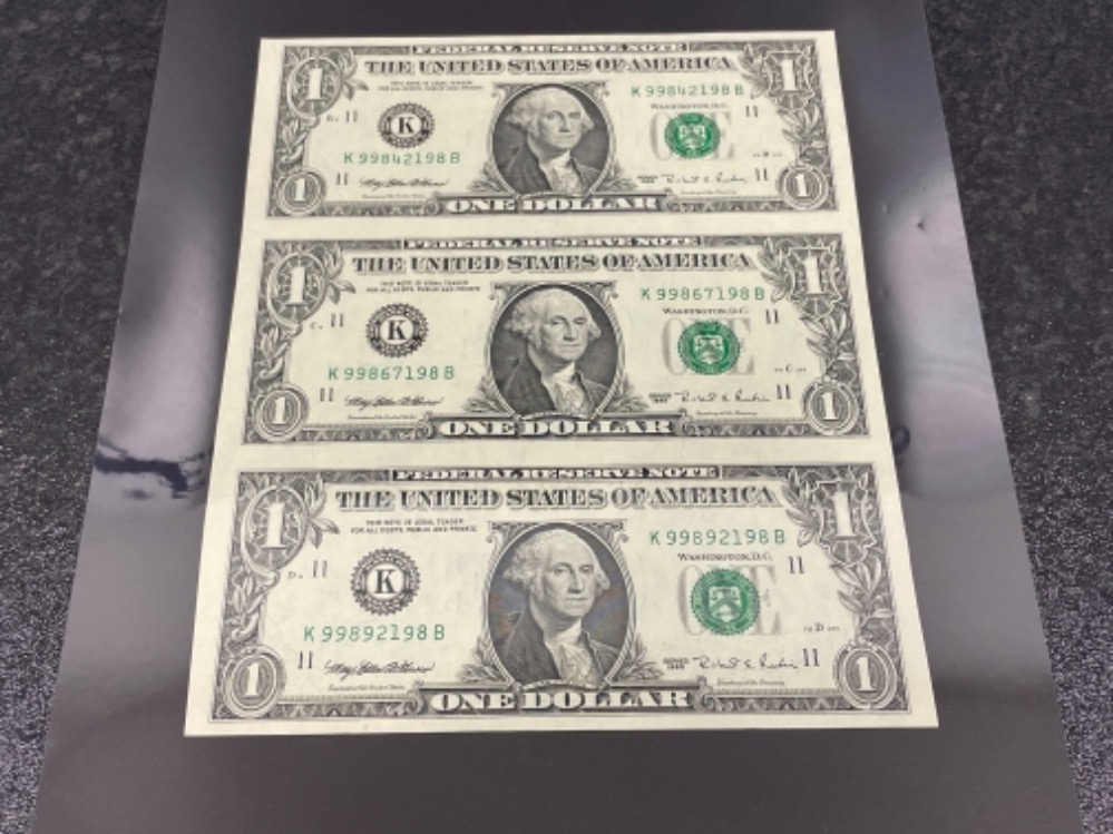 Banknotes - USA 1 dollar bills uncut strip of 3