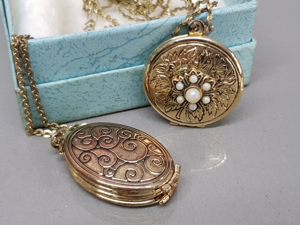 2 gold plated lockets (1 family) & chain, 26.3g