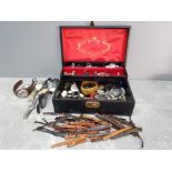 Costume jewellery, wristwatches and watch straps.