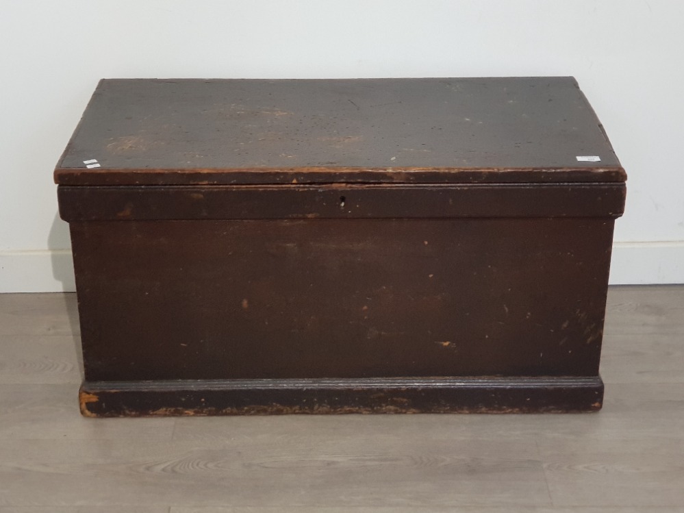 Large vintage wooden tool chest with twin metal handles 96x49, Height 50