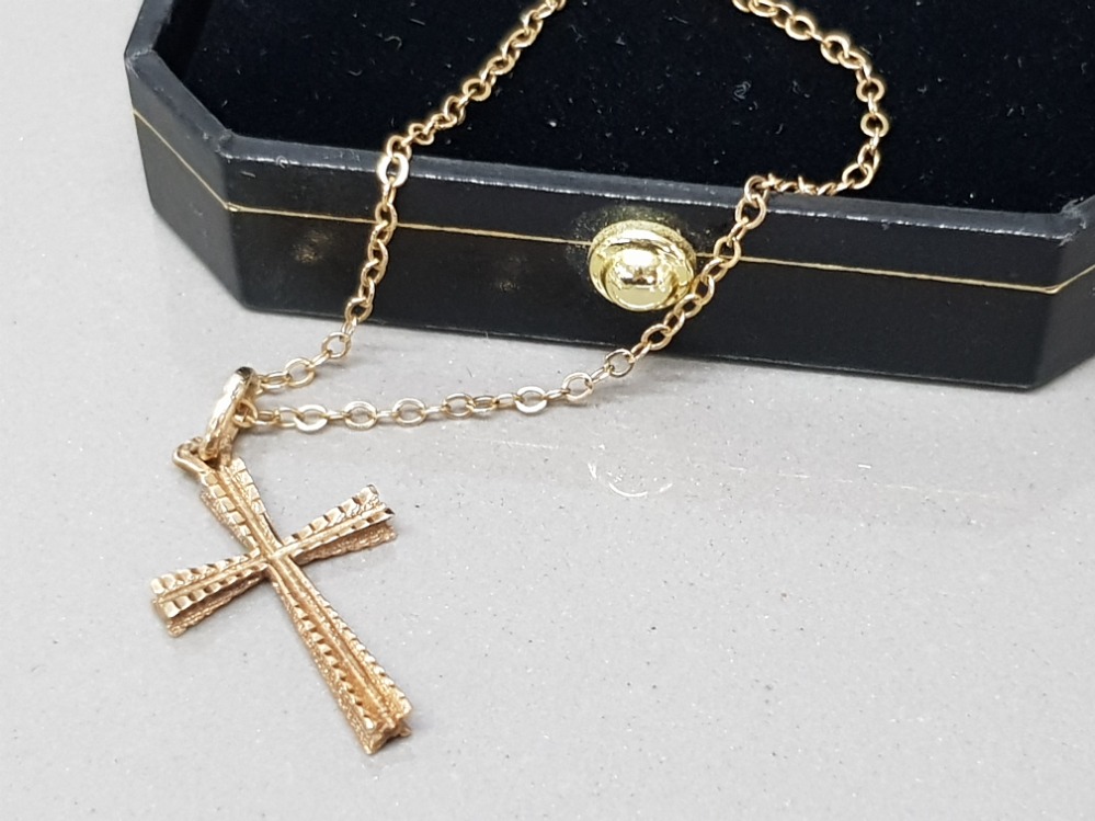 9ct gold cross & 9ct gold chain, 2.1g