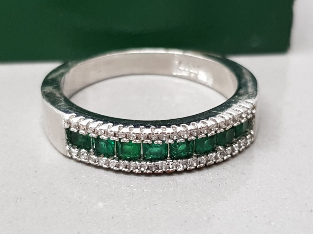 Silver green & white CZ band ring size T, 4.9g
