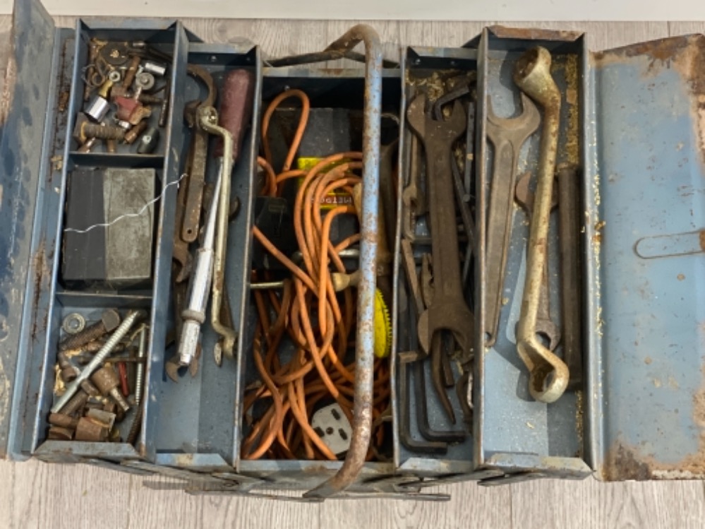 Vintage metal cantilever toolbox containing mixed vintage hand tools etc