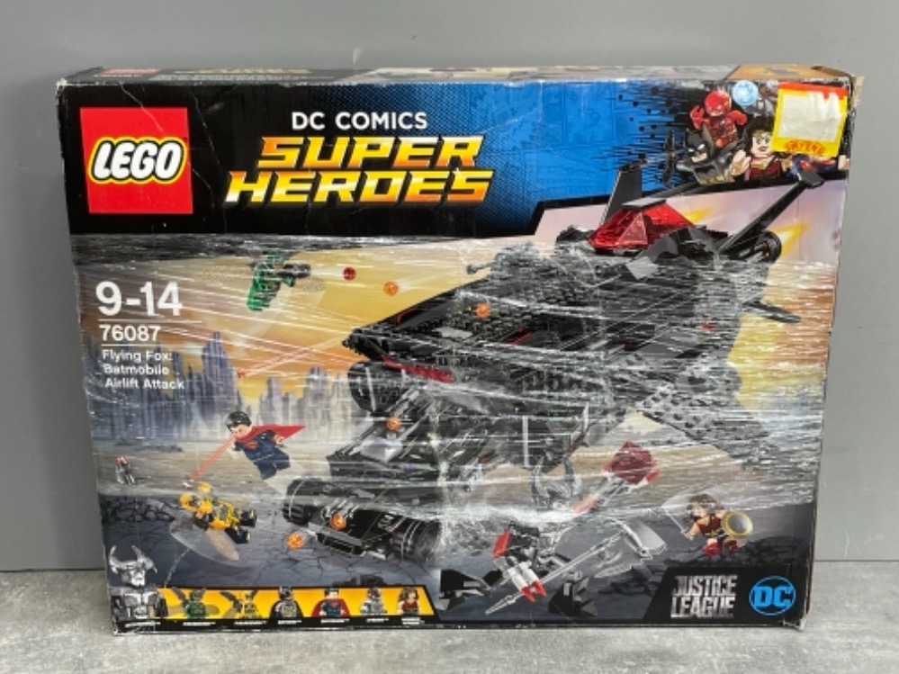 Lego DC Comics super heroes Flying Fox Batmobile airlift attack 76087