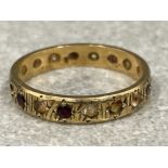 Ladies 9ct gold Garnet ring. 2.3G size O